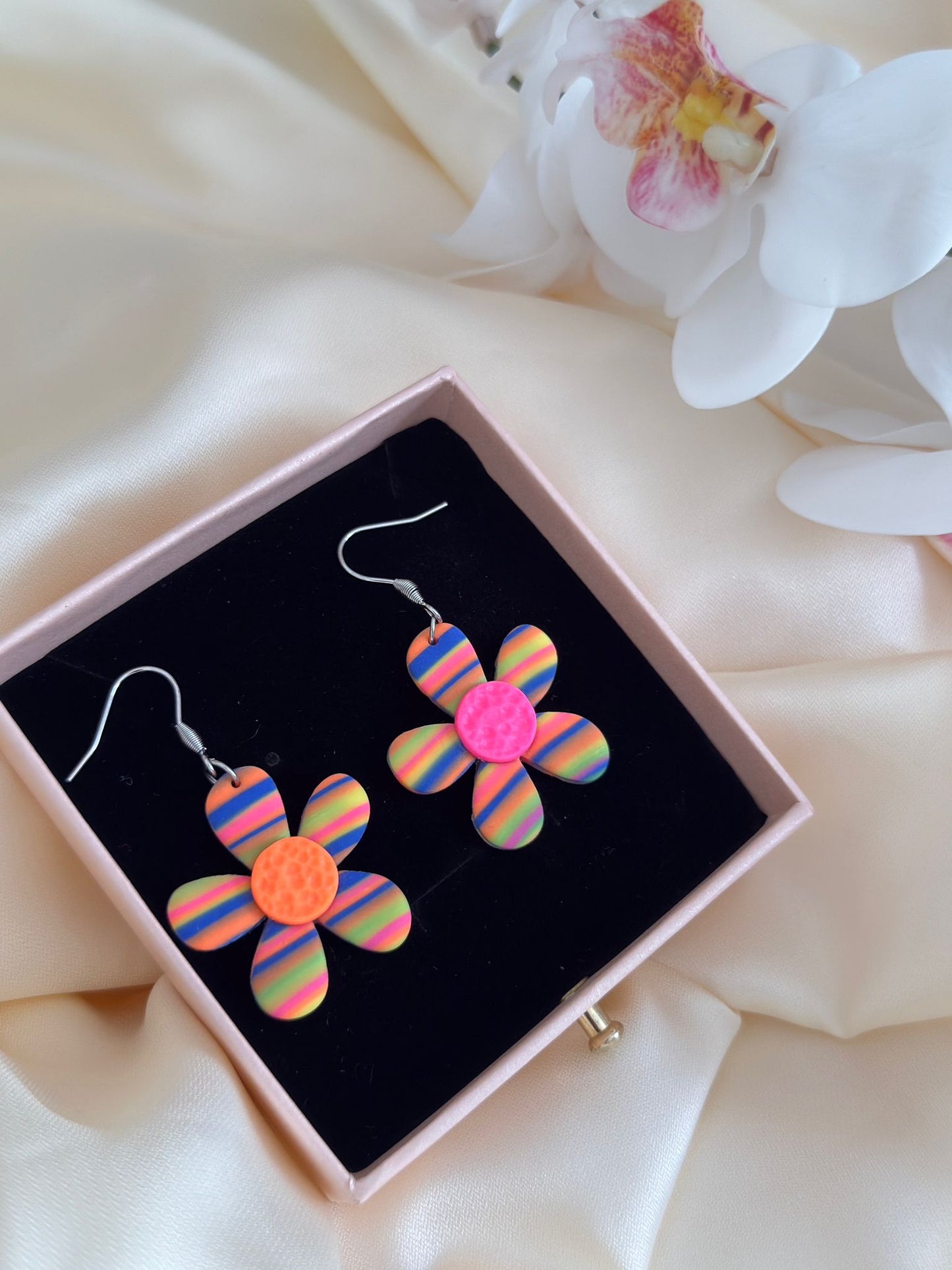 Léonie multicolore rayée
